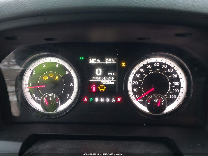 2017 Ram 1500 Express 4X4 6'4 Box VIN: 1C6RR7FG3HS827900 Lot: 43942532