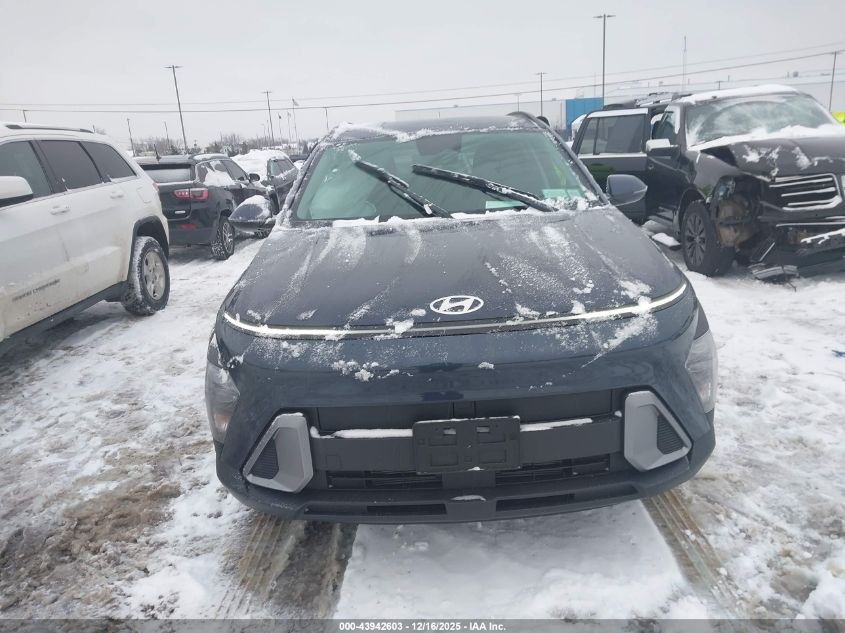 2025 Hyundai Kona Sel VIN: KM8HBCAB5SU292458 Lot: 43942603