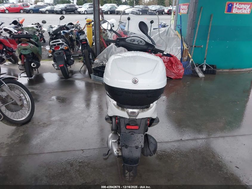 2009 Piaggio Fly 150 VIN: ZAPM578FX94000628 Lot: 43942678