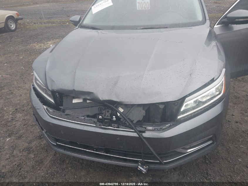 2018 Volkswagen Passat 2.0T Se VIN: 1VWBA7A3XJC013875 Lot: 43942795