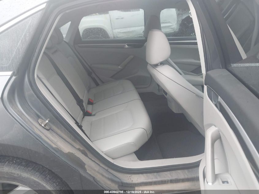 2018 Volkswagen Passat 2.0T Se VIN: 1VWBA7A3XJC013875 Lot: 43942795