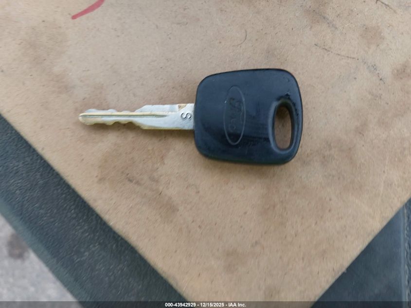 2000 Ford F-150 Lariat/Work Series/Xl/Xlt VIN: 1FTRX18W4YKB21504 Lot: 43942929