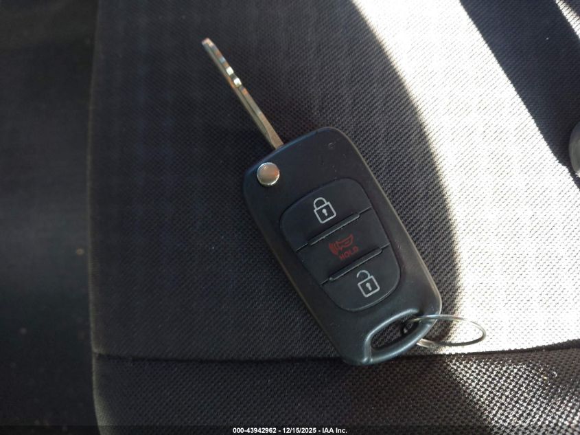 2011 Kia Soul Sport VIN: KNDJT2A26B7341369 Lot: 43942962