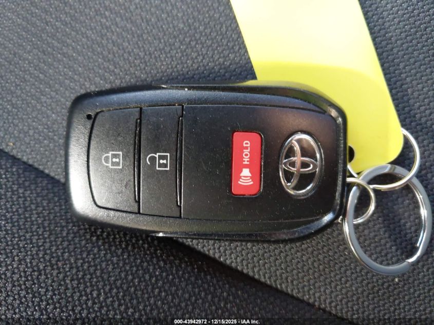 2022 Toyota Corolla Cross Le VIN: 7MUCAAAG1NV001597 Lot: 43942972