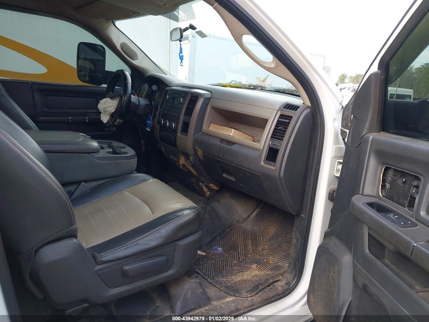 3C7WDMDL5CG226550 2012 Ram 5500 Chassis St slt White