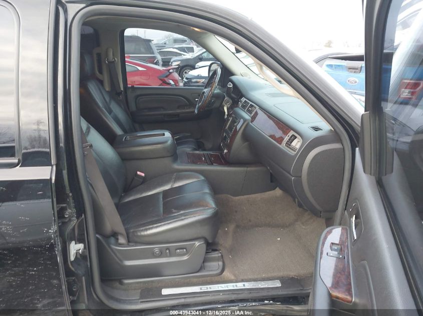 2008 GMC Yukon Denali VIN: 1GKFK63898J240733 Lot: 43943041