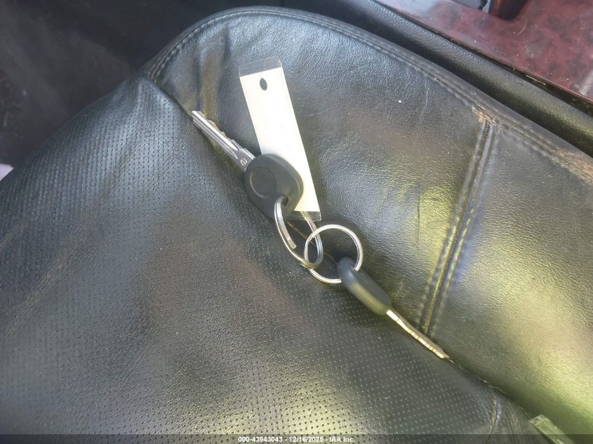 2008 Cadillac Escalade Standard VIN: 1GYEC63848R159929 Lot: 43943043