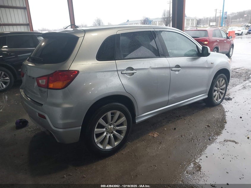 Mitsubishi OUTLANDER SPORT — thumbnail 4