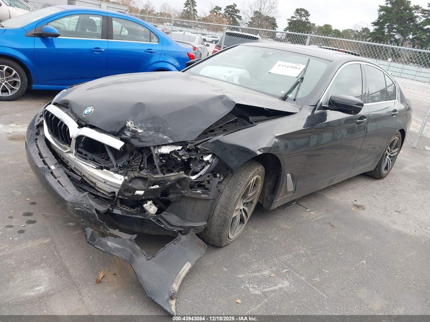 WBA53BH06MWX01543 2021 BMW 5ER photo no. 2
