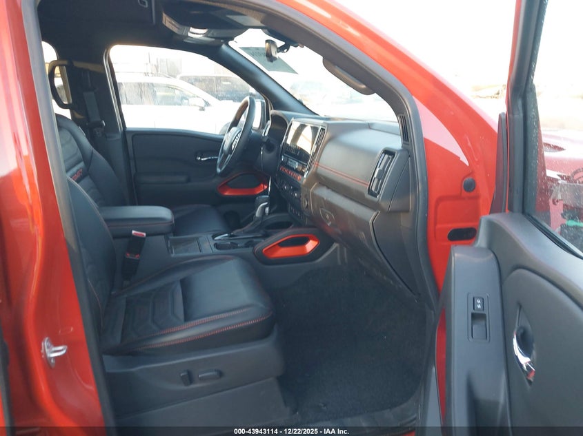 2025 Nissan Frontier Long Bed Pro-4X 4X4