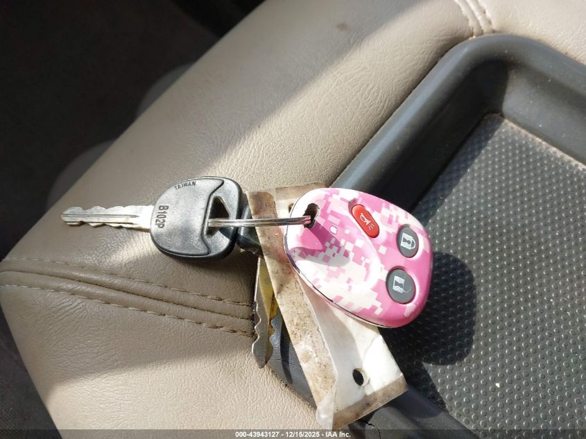 2005 Chevrolet Silverado 1500 Z71 VIN: 2GCEK13T851114187 Lot: 43943127