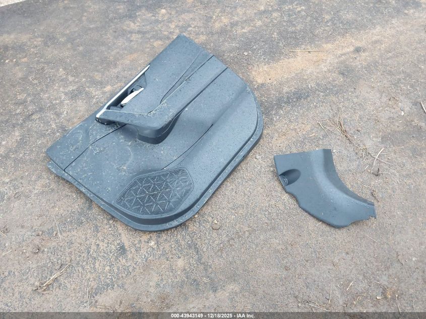 2025 Toyota Rav4 Xle VIN: 2T3W1RFV0SW421715 Lot: 43943149