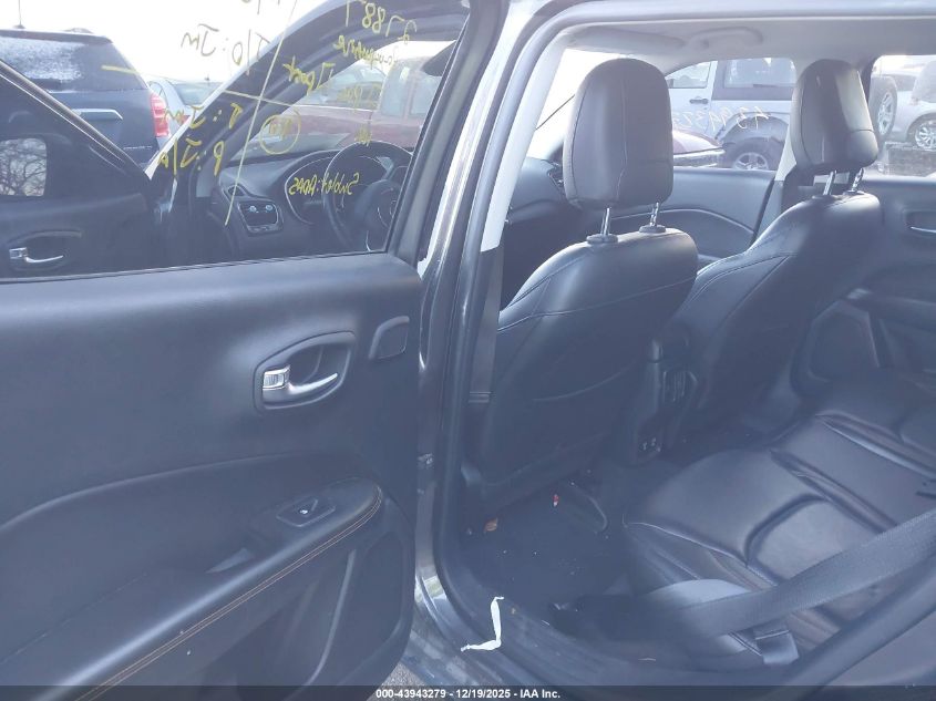 2018 Jeep Compass Limited Fwd VIN: 3C4NJCCB2JT193323 Lot: 43943279