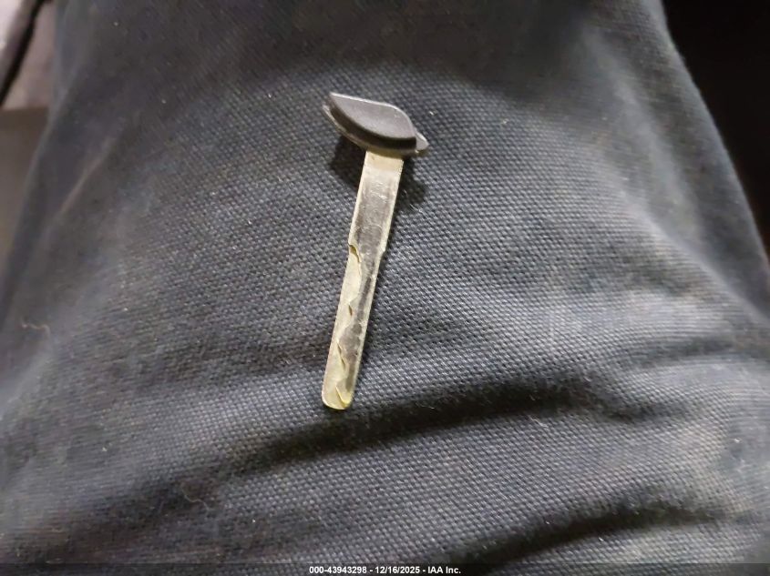 2016 Ford Focus Se VIN: 1FADP3K27GL250461 Lot: 43943298