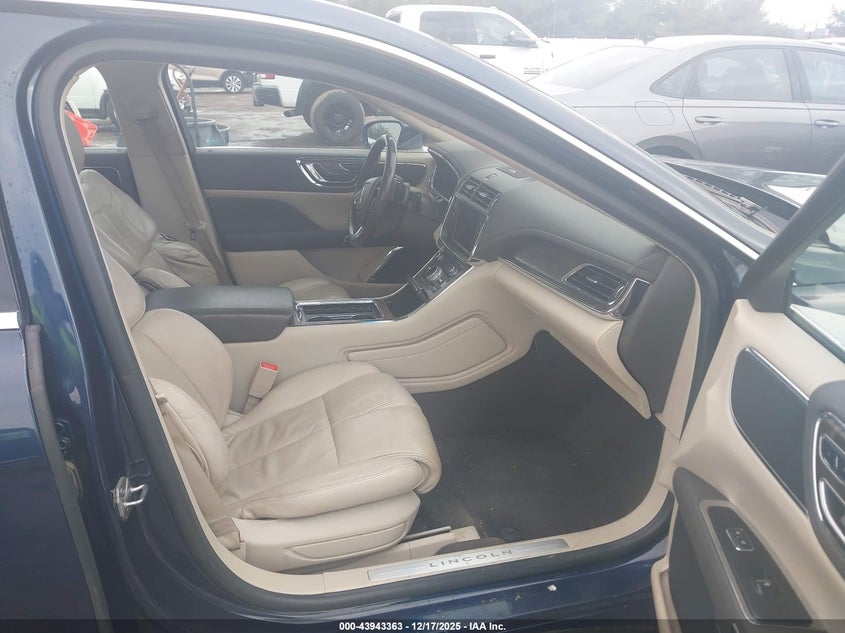 2017 Lincoln Continental Select