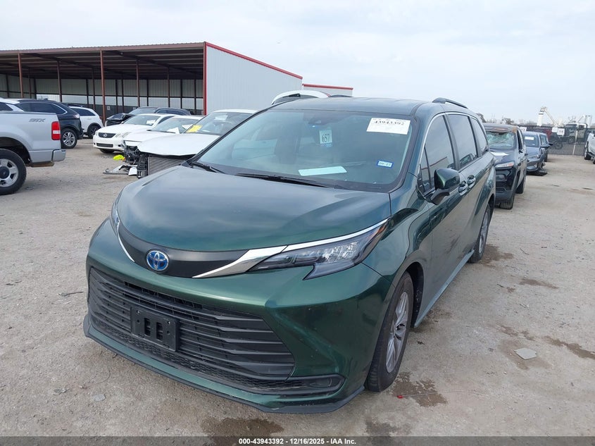 5TDKRKEC0SS283061 2025 TOYOTA SIENNA photo no. 2