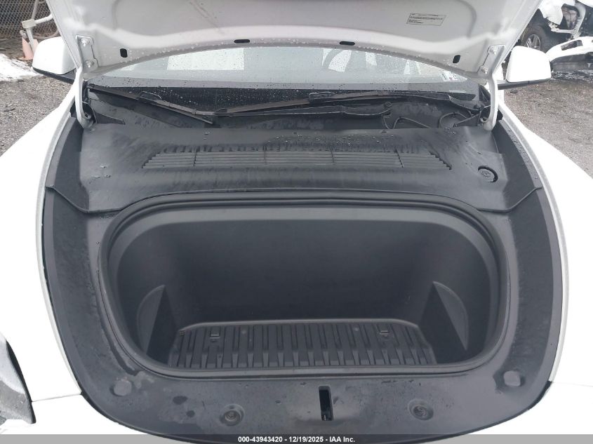 2022 Tesla Model Y Performance Dual Motor All-Wheel Drive VIN: 7SAYGDEF9NF539604 Lot: 43943420