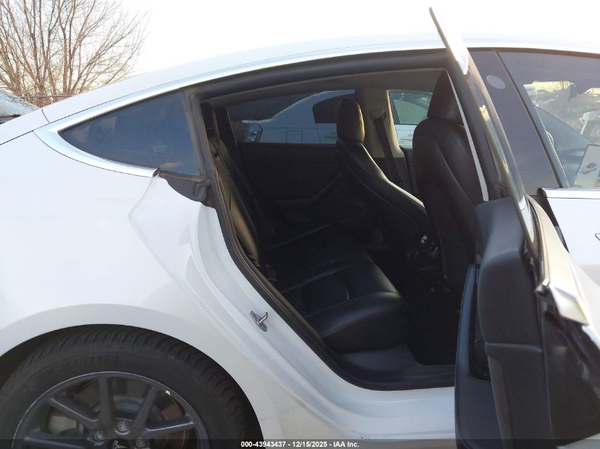 2019 Tesla Model 3 Long Range/Performance VIN: 5YJ3E1EB8KF510874 Lot: 43943437