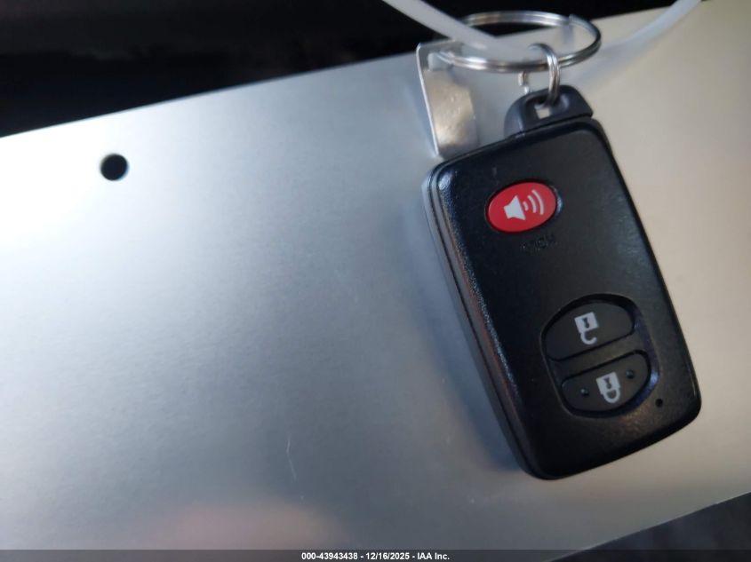 2013 Toyota Prius Two VIN: JTDKN3DU7D5635198 Lot: 43943438