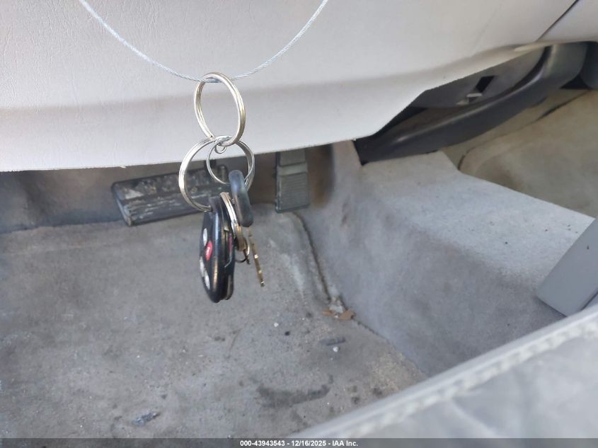 2004 Buick Park Avenue Ultra VIN: 1G4CU541844137523 Lot: 43943543