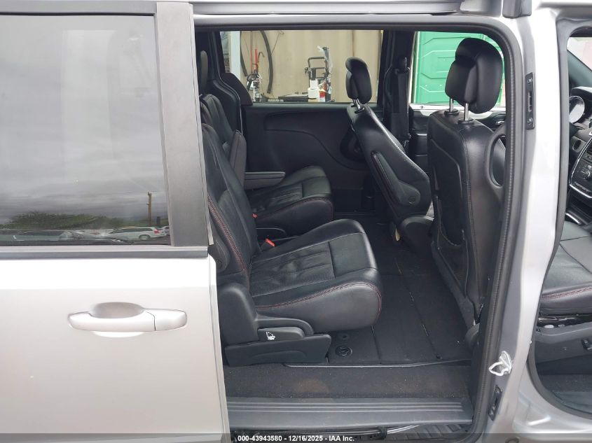 2016 Dodge Grand Caravan R/T VIN: 2C4RDGEGXGR352481 Lot: 43943580