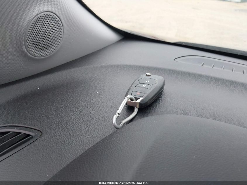 2019 Chevrolet Trax Ls VIN: 3GNCJKSB4KL390666 Lot: 43943626