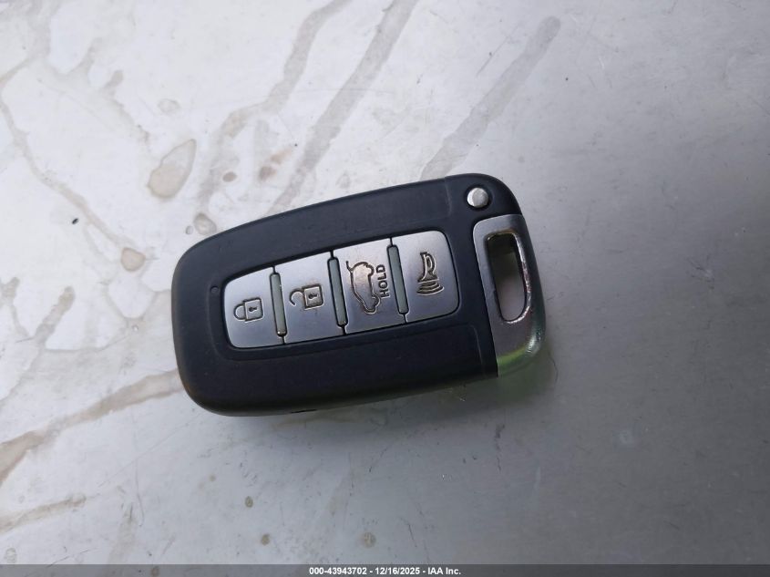 2011 Kia Soul + VIN: KNDJT2A20B7293156 Lot: 43943702