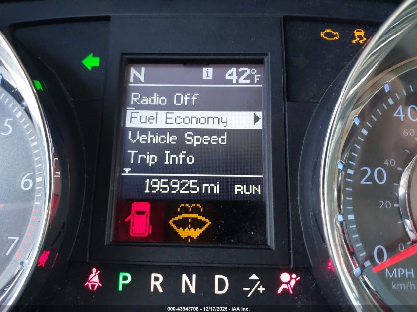 2011 Chrysler Town & Country Touring-L VIN: 2A4RR8DG4BR747543 Lot: 43943708