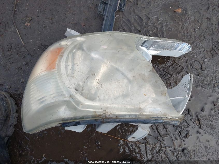 2011 Chrysler Town & Country Touring-L VIN: 2A4RR8DG4BR747543 Lot: 43943708