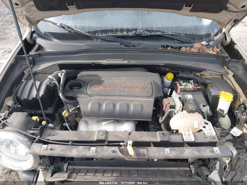 2016 Jeep Renegade Latitude VIN: ZACCJABT4GPC48439 Lot: 43943764