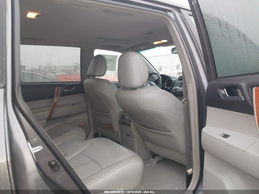 2010 Toyota Highlander Limited V6 VIN: 5TDDK3EH1AS008375 Lot: 43943810