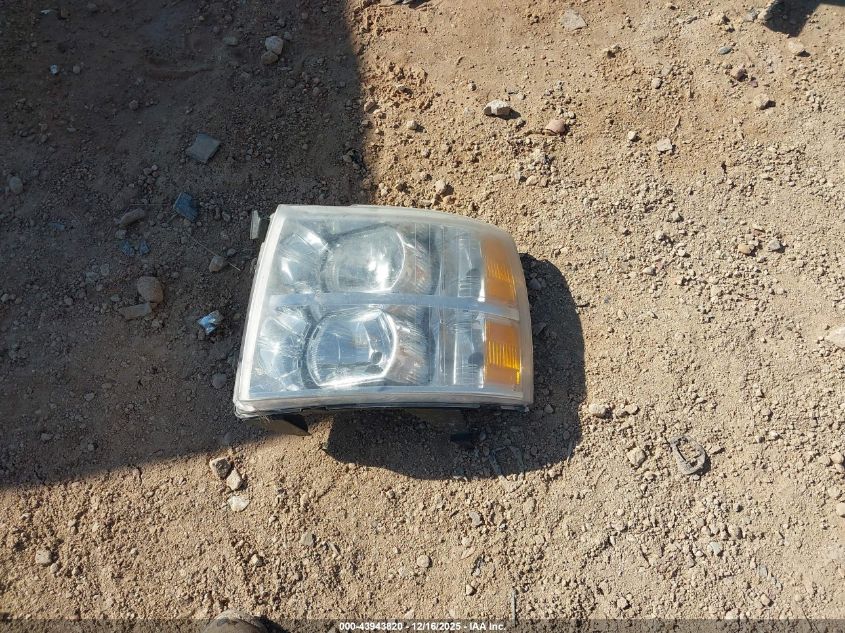 2011 Chevrolet Silverado 1500 Ls VIN: 1GCRCREA7BZ405520 Lot: 43943820