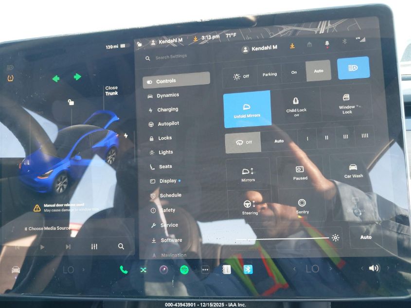 2023 Tesla Model Y Awd/Long Range Dual Motor All-Wheel Drive VIN: 7SAYGDEE6PA039892 Lot: 43943901