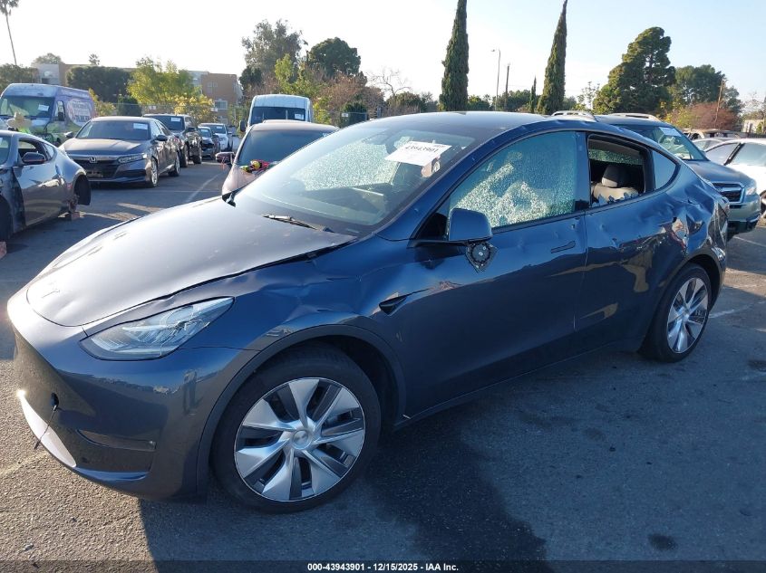 2023 Tesla Model Y Awd/Long Range Dual Motor All-Wheel Drive VIN: 7SAYGDEE6PA039892 Lot: 43943901
