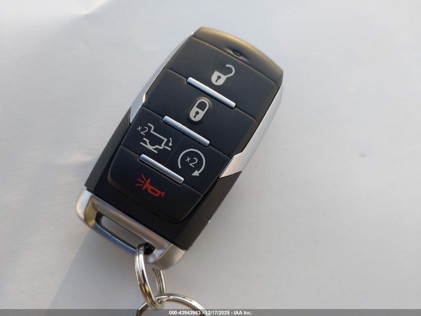 2019 Ram 1500 Laramie 4X4 5'7 Box VIN: 1C6SRFJT7KN547581 Lot: 43943963