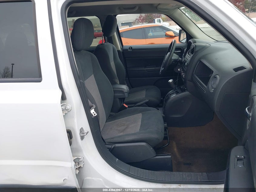 2016 JEEP PATRIOT auction photo 5