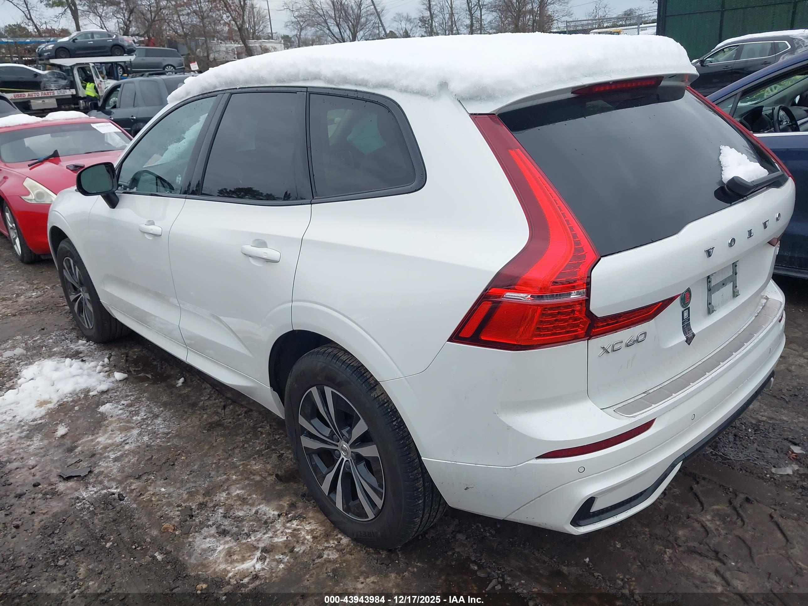 2024 Volvo Xc60 B5 Core Dark Theme