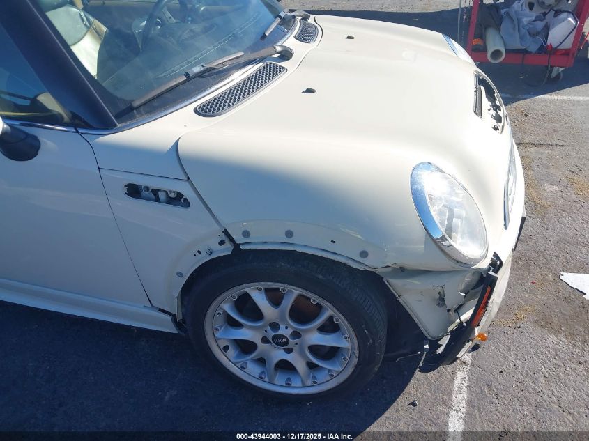 2006 Mini Cooper S VIN: WMWRE33546TL16703 Lot: 43944003