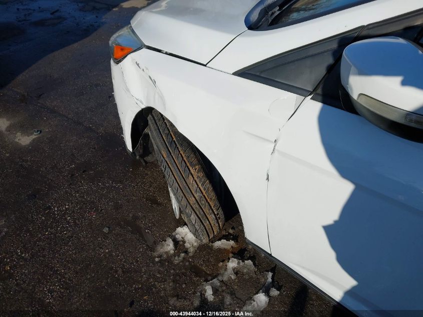 2016 Ford Focus Se VIN: 1FADP3F21GL402647 Lot: 43944034