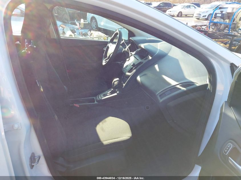 2016 Ford Focus Se VIN: 1FADP3F21GL402647 Lot: 43944034