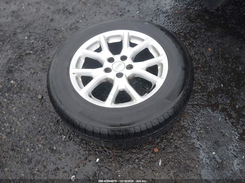 2014 Jeep Cherokee Latitude VIN: 1C4PJMCS9EW223478 Lot: 43944078