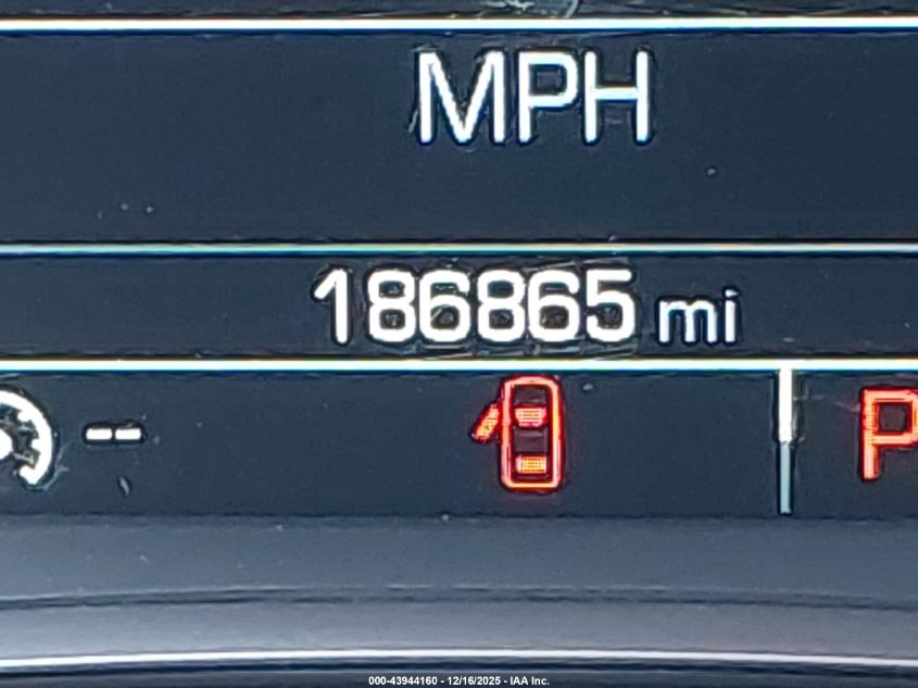 2018 Chevrolet Traverse Premier VIN: 1GNERKKW3JJ210992 Lot: 43944160