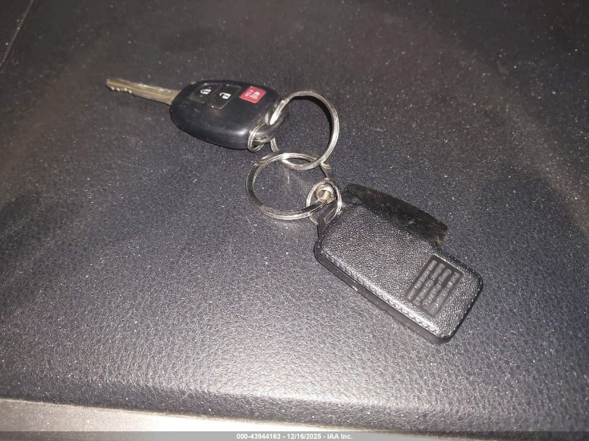 2015 Toyota Rav4 Xle VIN: JTMRFREV9FD130505 Lot: 43944163