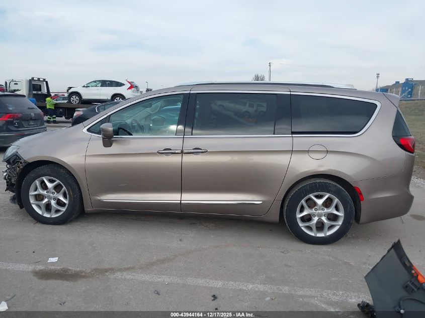 2017 Chrysler Pacifica Touring-L Plus VIN: 2C4RC1EG8HR585020 Lot: 43944164
