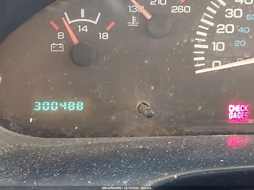 1999 Dodge Ram Van 1500 Commercial/Conversion VIN: 2B7HB11Y2XK520877 Lot: 43944309