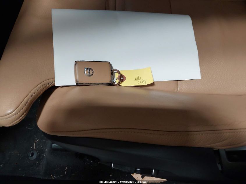 2019 Volvo Xc60 T5 Inscription VIN: LYV102RL2KB280233 Lot: 43944326