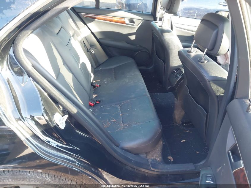 2014 Mercedes-Benz C 300 Luxury 4Matic/Sport 4Matic VIN: WDDGF8AB6EA893410 Lot: 43944424