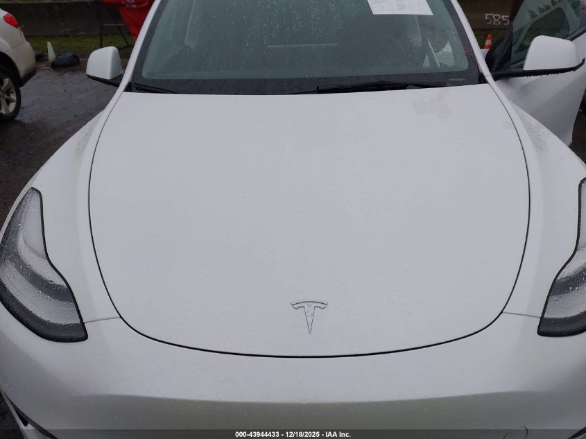 2021 Tesla Model Y Long Range Dual Motor All-Wheel Drive VIN: 5YJYGAEE0MF214146 Lot: 43944433