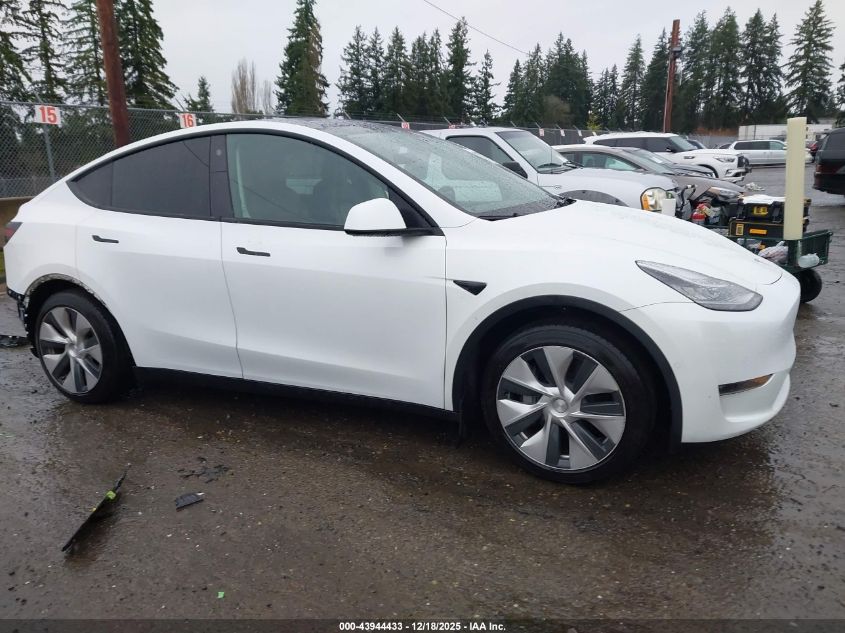 2021 Tesla Model Y Long Range Dual Motor All-Wheel Drive VIN: 5YJYGAEE0MF214146 Lot: 43944433