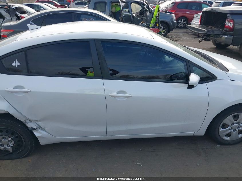 2018 Kia Forte Lx VIN: 3KPFL4A72JE226585 Lot: 43944443